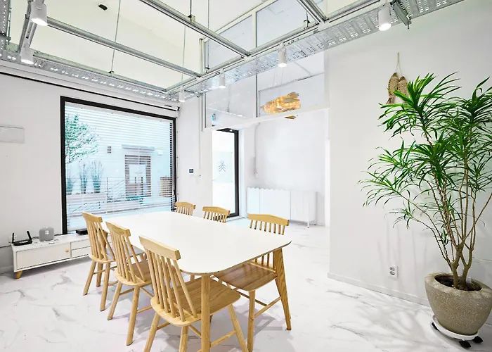 Fb Tailored Service Near Hongik Univ Station * Seoul