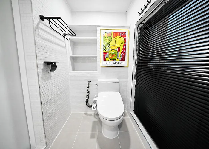 Fb Tailored Service Near Hongik Univ Station